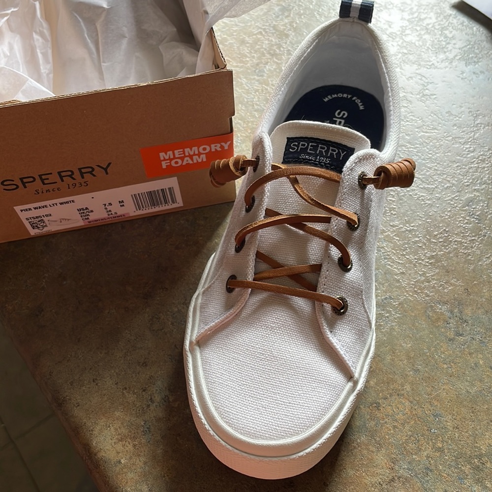 LAST CHANCE!! ⭐️ New!!! Sperry Wave Lt slip-on shoes